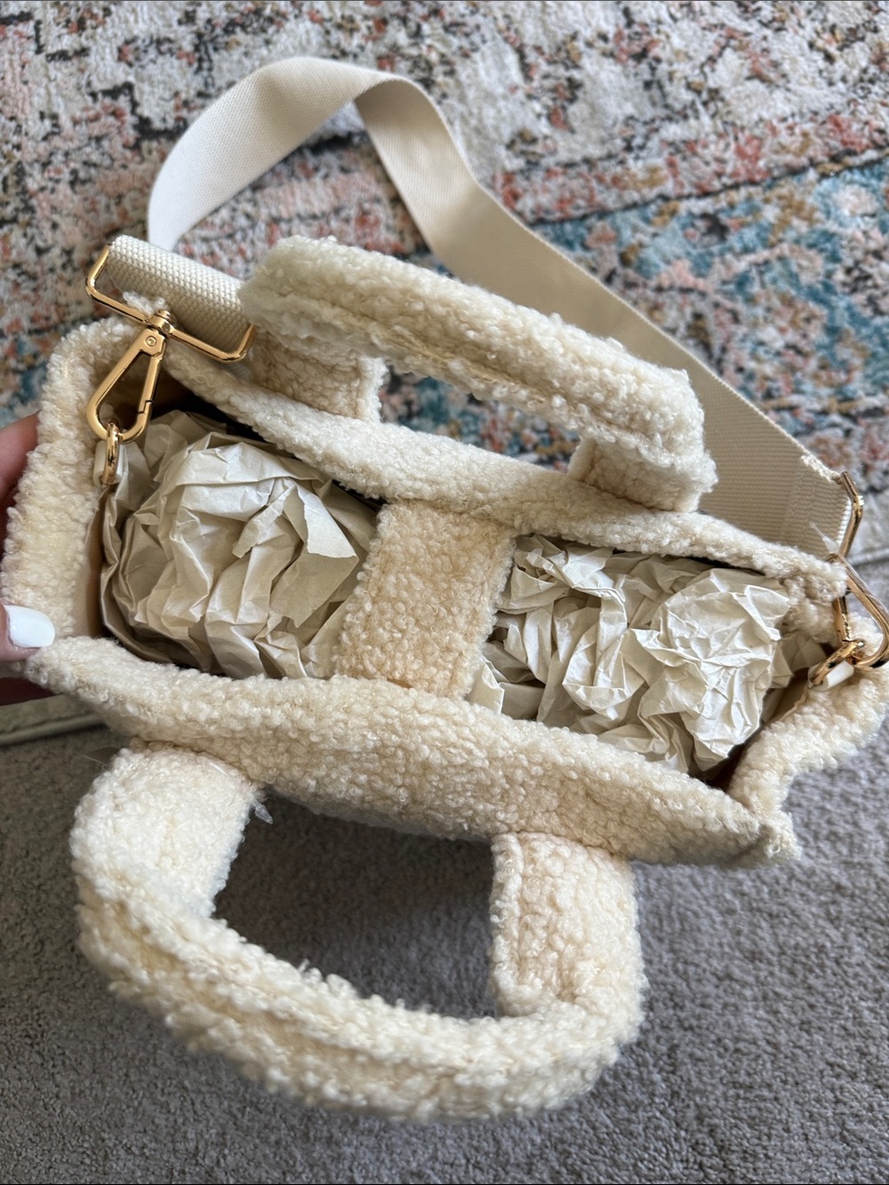 NEW- BCBGeneration Faux Sherpa Teddy Tote Bag w/ Crossbody - Picture 4 of 12